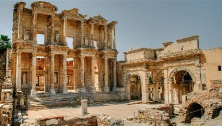 Eski Medeniyetlerin İzinde: Antik Kentler ve Mimarlık Harikaları